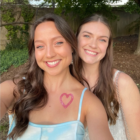 Meet your Posher, Abby - Picture 2 of 3